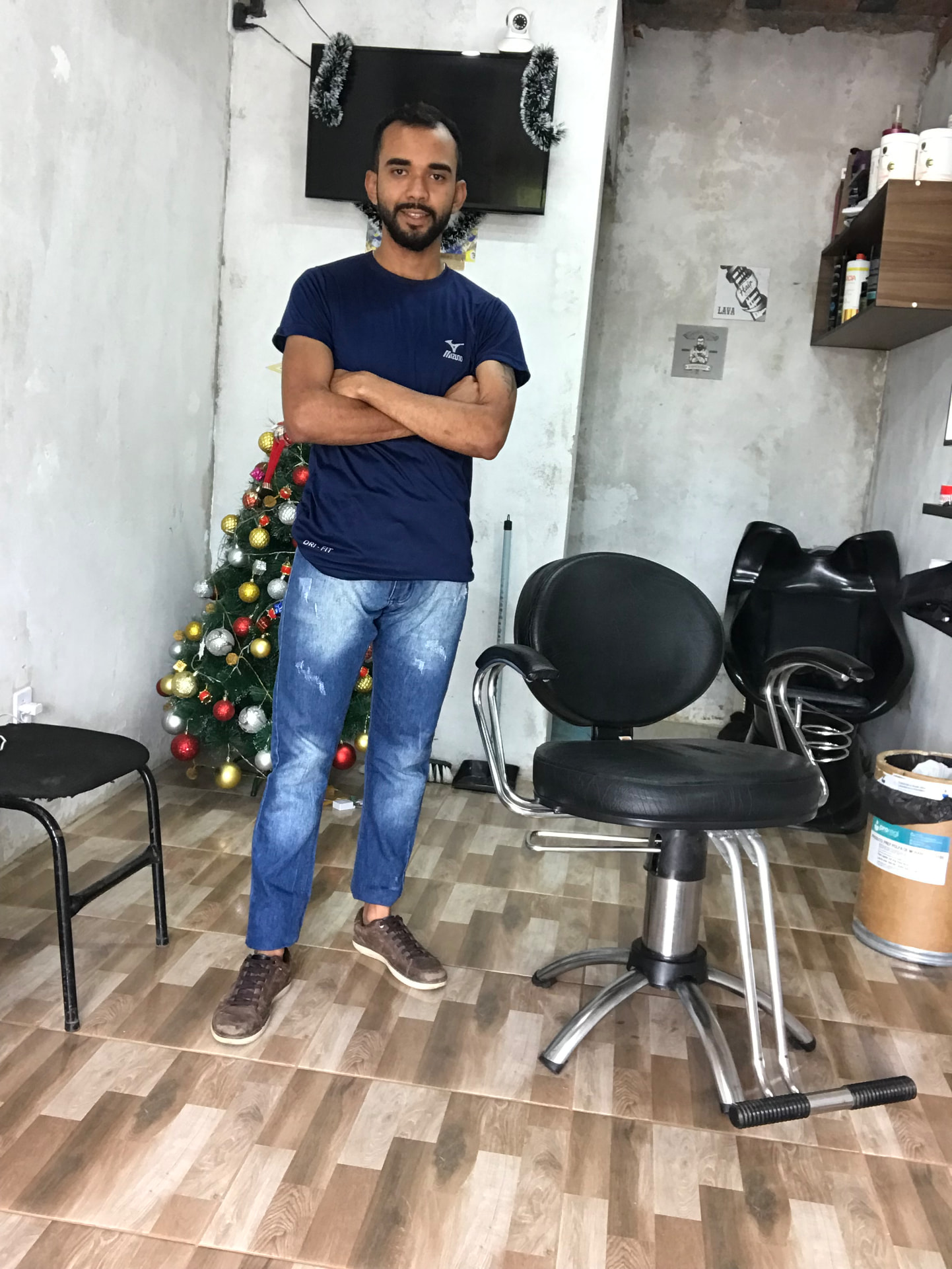 Jonatas na primeira estrutura organizada da barbearia